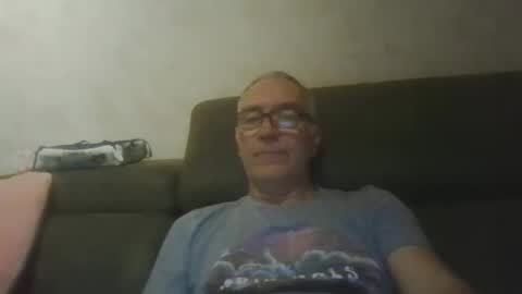 Snapshot of maxou569 chatting on November 2025 06:27:01 AM maxou569 online show from November 2025 06:27:01 AM