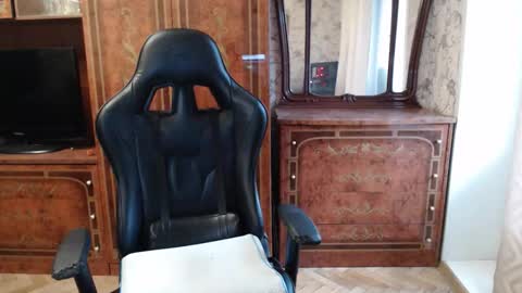 Max online show from November 2025 09:19:01 AM