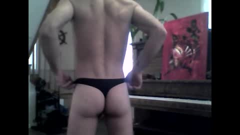 Snapshot of maxthewolf chatting on February 2025 08:33:02 PM MaxTheWolf online show from February 2025 08:33:02 PM