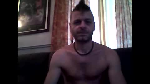 Snapshot of maxthewolf chatting on November 2025 07:05:02 PM MaxTheWolf online show from November 2025 07:05:02 PM