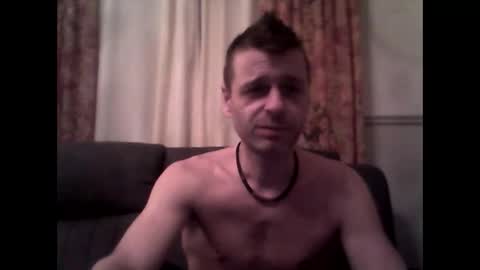 Snapshot of maxthewolf chatting on November 2025 01:04:02 AM MaxTheWolf online show from November 2025 01:04:02 AM