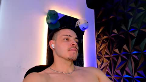 MAX online show from November 2025 10:23:01 PM