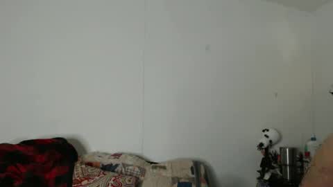 Snapshot of maxwellandpam chatting on October 2025 05:24:01 AM Max and Pam Voyeur Cam online show from October 2025 05:24:01 AM