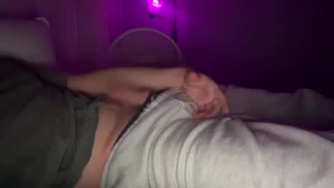 Snapshot of maxx276828 chatting on October 2025 05:07:02 AM maxx276828 online show from October 2025 05:07:02 AM