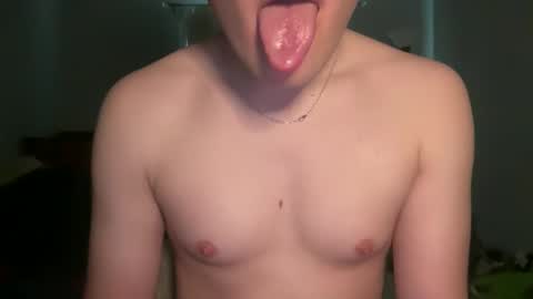 Snapshot of maxx276828 chatting on May 2026 05:20:02 PM maxx276828 online show from May 2026 05:20:02 PM