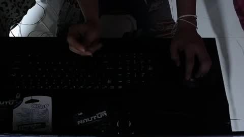 maxx_king01 online show from June 2026 06:25:01 AM