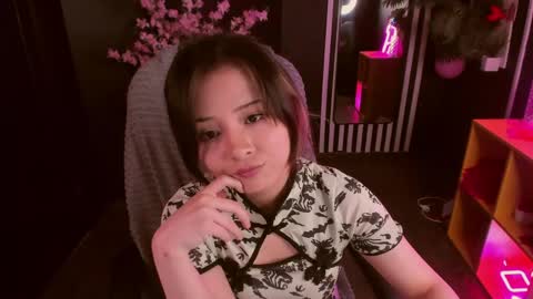 Snapshot of may_lings chatting on May 2026 11:29:01 AM may_lings online show from May 2026 11:29:01 AM