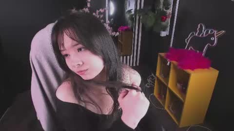 Snapshot of may_lings chatting on June 2026 11:12:02 AM may_lings online show from June 2026 11:12:02 AM