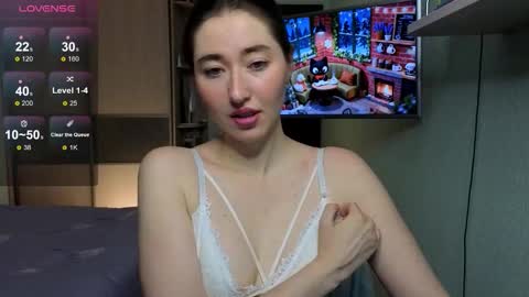 Snapshot of may_may_moon chatting on January 2026 06:11:01 PM may_may_moon online show from January 2026 06:11:01 PM