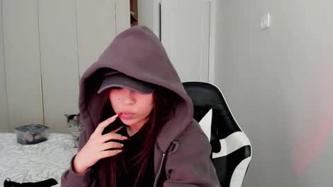 Mia online show from February 2026 06:37:01 AM