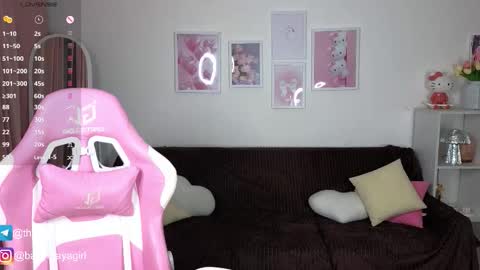 Snapshot of maya_blonde18 chatting on October 2025 03:51:02 AM Maya online show from October 2025 03:51:02 AM