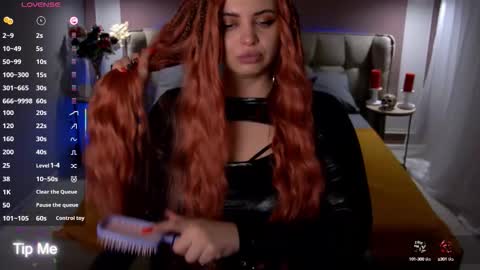 Maya Mils online show from September 2025 01:17:02 AM