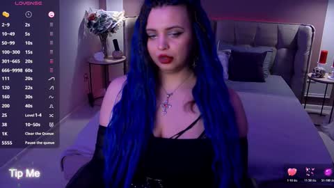 Maya Mils online show from November 2025 01:05:01 AM