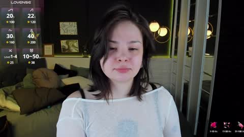 Woman online show from January 2025 05:46:02 AM