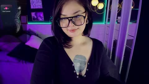 Woman online show from January 2025 08:45:02 AM