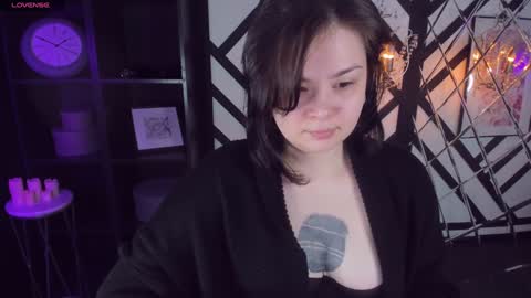 Woman online show from January 2025 05:48:02 AM