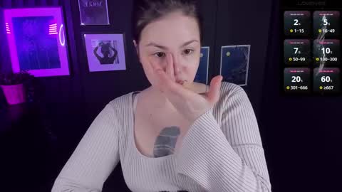 Woman online show from February 2025 02:04:02 PM