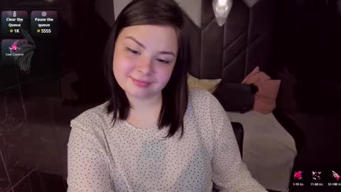 Woman online show from March 2025 06:12:01 PM