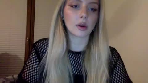 mayaflirt online show from April 2026 08:22:01 PM