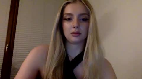 mayaflirt online show from April 2026 08:36:02 PM