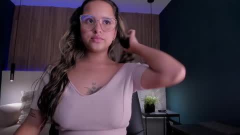 mayalee_ online show from May 2026 01:07:01 PM