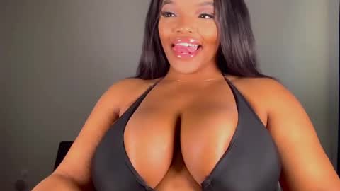 MayBabi online show from January 2025 03:25:02 PM