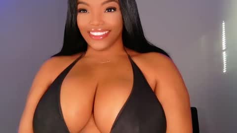 MayBabi online show from September 2025 01:35:01 PM