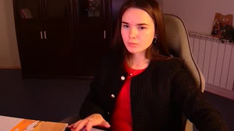 Snapshot of maybloom_ chatting on November 2025 05:40:01 AM maybloom_ online show from November 2025 05:40:01 AM