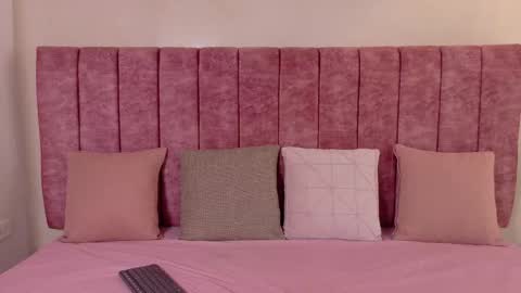 Rousse online show from February 2026 01:51:01 PM