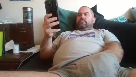 Dad bod 43 online show from December 2024 08:43:02 PM