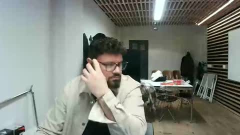 maythe4bwu online show from February 2026 10:19:01 PM