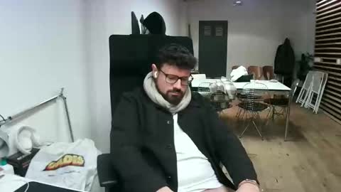 maythe4bwu online show from February 2026 10:02:01 PM