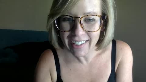Snapshot of mayzie_mac chatting on July 2026 08:59:02 PM mayzie_mac online show from July 2026 08:59:02 PM