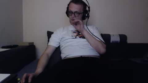 Mike online show from October 2025 07:21:02 PM