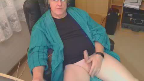 Snapshot of mcswis6 chatting on December 2024 01:35:02 PM mcswis6 online show from December 2024 01:35:02 PM