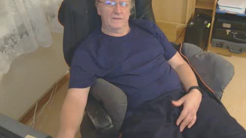 Snapshot of mcswis6 chatting on January 2025 05:41:01 PM mcswis6 online show from January 2025 05:41:01 PM