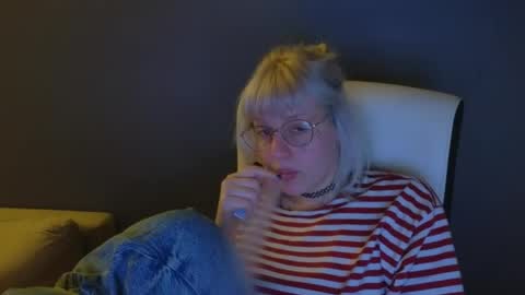 Roze online show from May 2026 01:02:04 AM