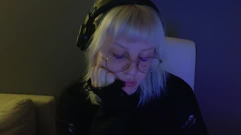 Roze online show from May 2026 01:01:01 AM