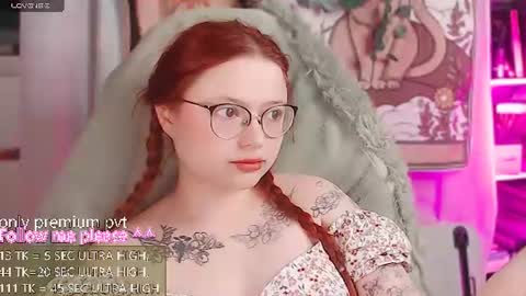 Snapshot of me_hanna chatting on June 2026 02:17:01 AM Hanna online show from June 2026 02:17:01 AM