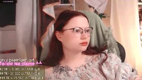 Snapshot of me_hanna chatting on June 2026 02:12:02 AM Hanna online show from June 2026 02:12:02 AM