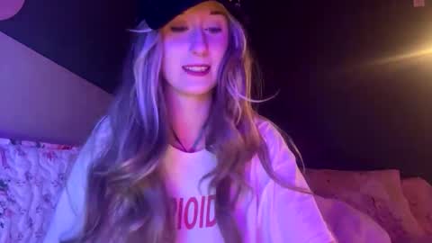 Snapshot of meadowmoon3 chatting on January 2026 03:21:02 AM meadowmoon3 online show from January 2026 03:21:02 AM