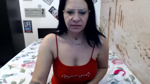 Snapshot of meaowmela chatting on June 2026 06:21:02 AM MeaowMela online show from June 2026 06:21:02 AM