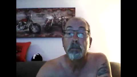 me at home online show from September 2025 03:07:02 AM