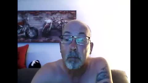 me at home online show from September 2025 01:54:02 AM