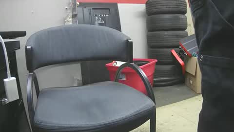 Snapshot of mechanic_voyeur chatting on March 2026 01:37:02 PM mechanic_voyeur online show from March 2026 01:37:02 PM