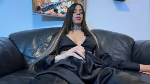   online show from December 2025 07:55:01 PM