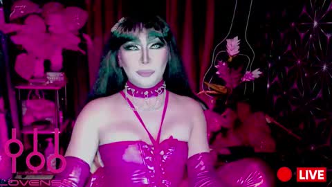 THE QUEEN ALPHA   Queen Medusa Prey online show from February 2026 08:05:01 PM