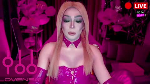 THE QUEEN ALPHA   Queen Medusa Prey online show from April 2026 07:55:01 AM