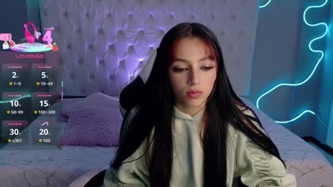 Megan  online show from November 2025 04:14:02 AM