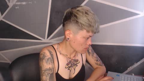 Megan and sophi online show from February 2026 09:00:02 PM